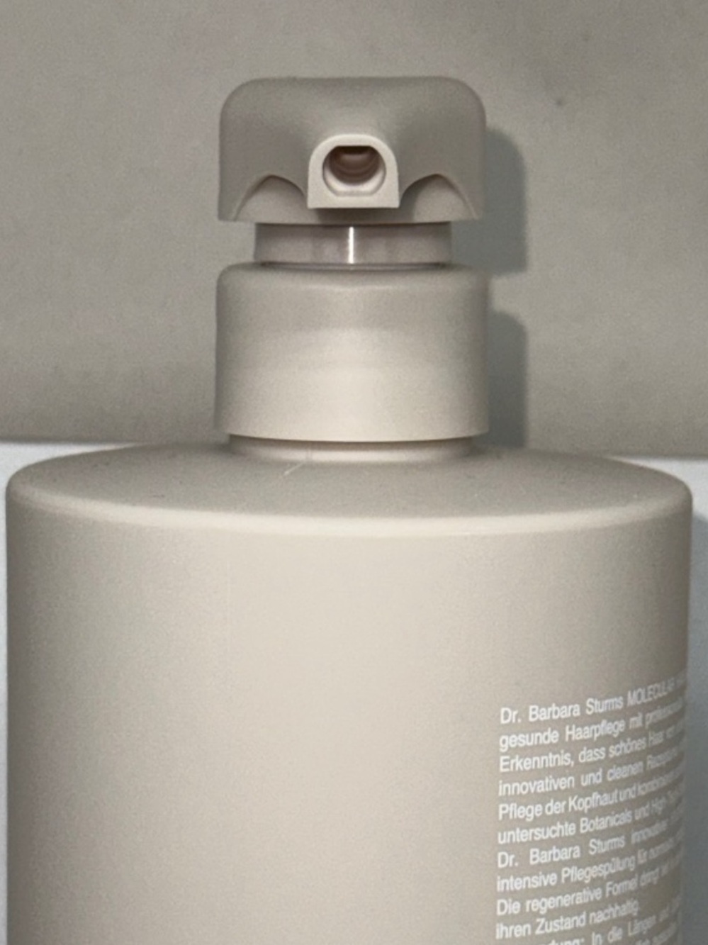 Dr. Barbara Sturm Hydrating Conditioner 33.81 fl oz. 1000ml NEW Large Bottle - Picture 4 of 4